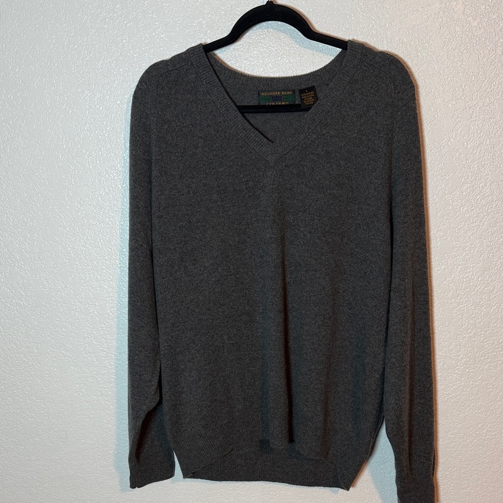 Alexander Julian Colours Gray Cashmere V Neck Sweater Size Large Timeless